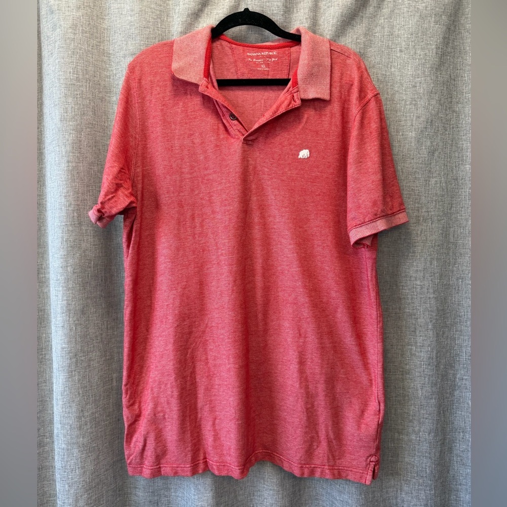 Banana Republic Heathered Coral Red Polo with Embroidered Logo Xlarge